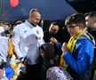 „Zidul galben”, din nou lângă jucătorii României » Apariție surpriză a unui jucător lângă sute de fani care au venit la antrenamentul „naționalei”