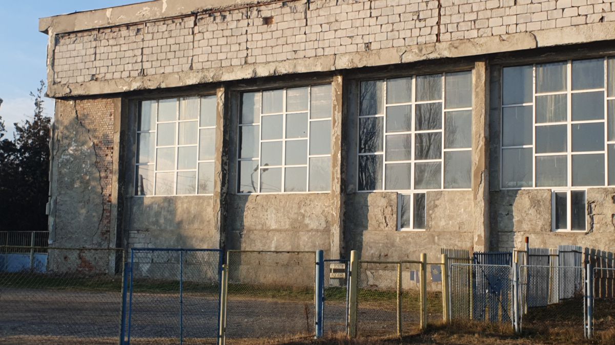 Bazin Vega Ploiești ruină