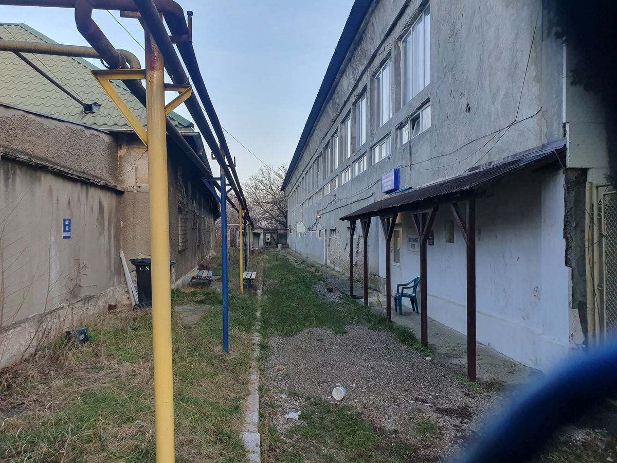 Bazin Vega Ploiești ruină