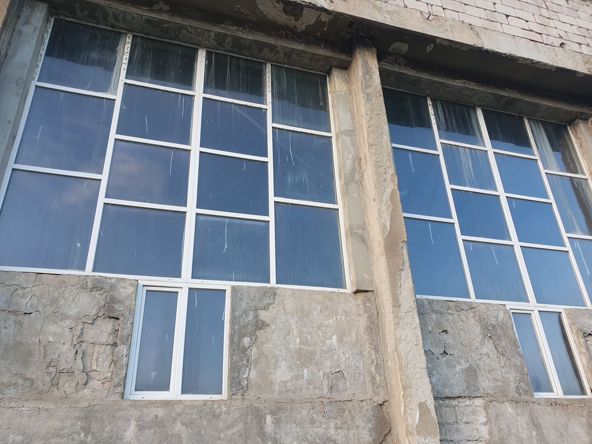 Bazin Vega Ploiești ruină