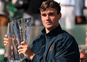 Campionul de la Indian Wells a devenit imaginea unei celebre case de modă britanice