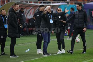 Șumudică a intrat în direct și s-a enervat: „Ați văzut ce a apărut azi în Gazeta Sporturilor? Îl vedeți pe Viorel Moldovan să facă asta pe Giulești?”