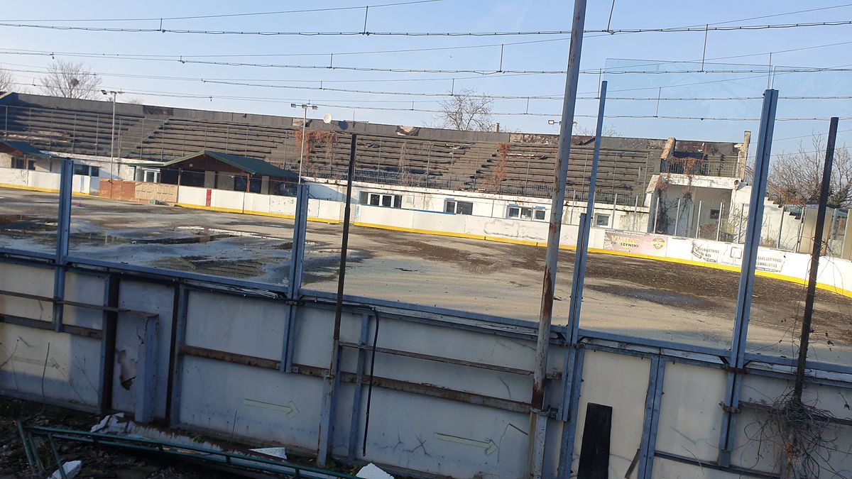 Patinoar Olimpia Ploiești - abandonat