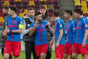 Conflict pe teren între doi jucători de la FCSB » Despărțiți cu greu de staff și coechipieri + Șut i-a bătut obrazul