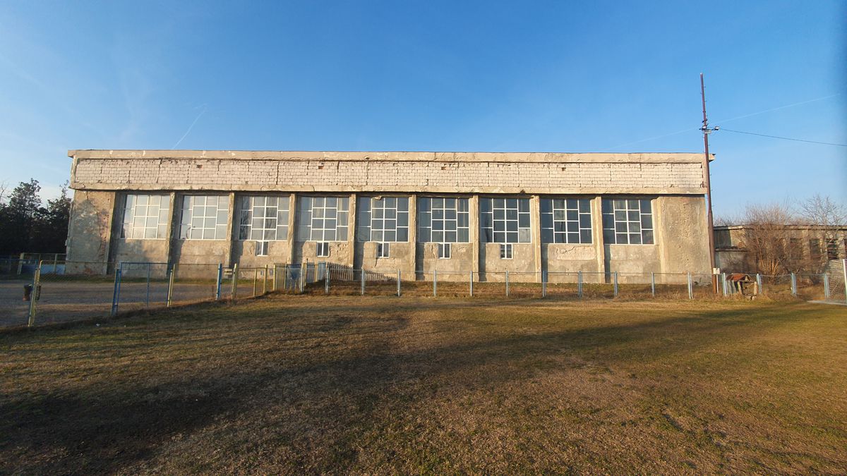 Bazin Vega Ploiești ruină