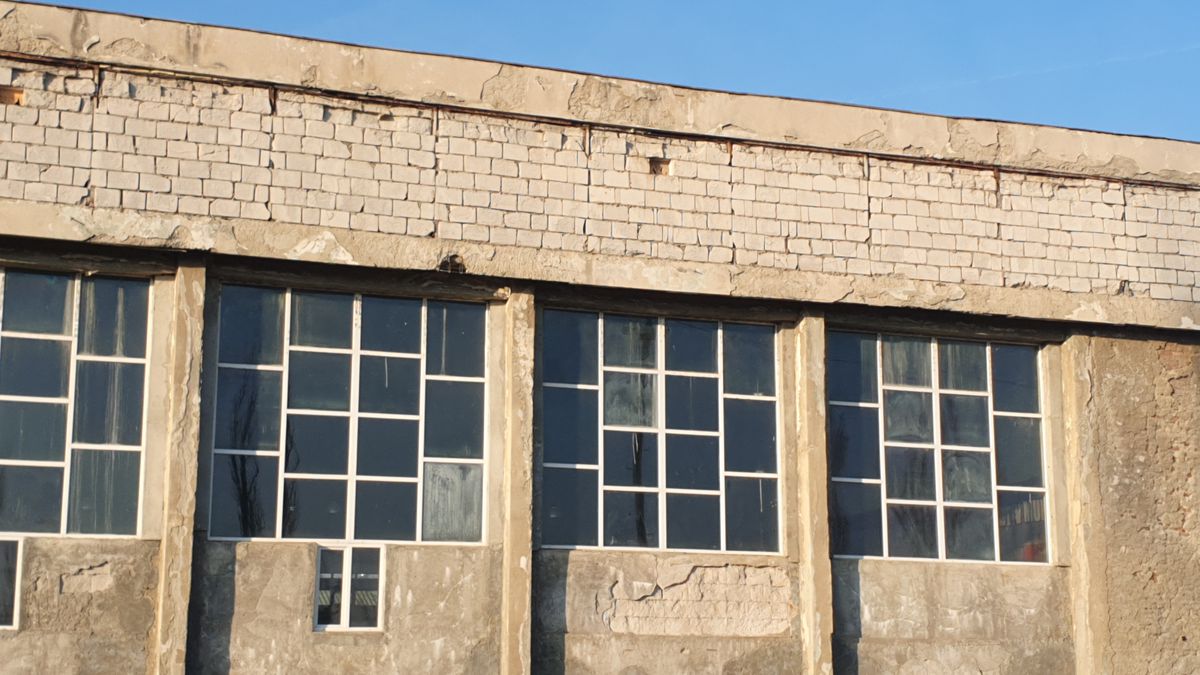 Bazin Vega Ploiești ruină