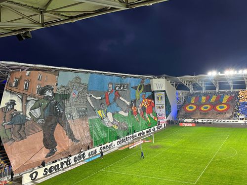Galeria Petrolului folosește din când în când bazinul Vega degradat pentru a-și confecționa coregrafiile la meciurile mai importante. Foto: GSP