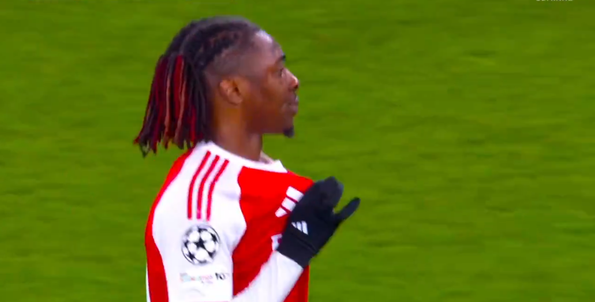 Gol senzațional în Arsenal - Leverkusen » Coechipierii și-au pus mâinile în cap