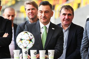 Atac cu talpa la adresa lui Ilie Dumitrescu: „Un umil servil”