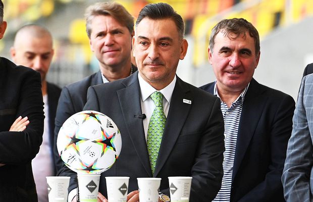 Atac cu talpa la adresa lui Ilie Dumitrescu: „Un umil servil”