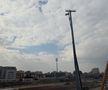 Demontarea instalației de nocturnă de la stadionul Dinamo // FOTO: Facebook @CS Dinamo Bucuresti