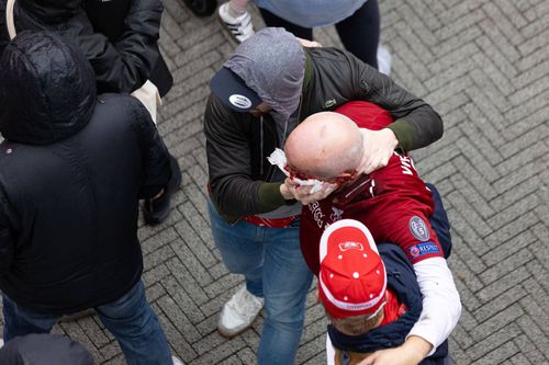 47 de fani au fost răniți după ce o mașină a intrat în mulțimea adunată pe 26 mai 2025 la Liverpool pentru a sărbători titlul / Foto: Imago