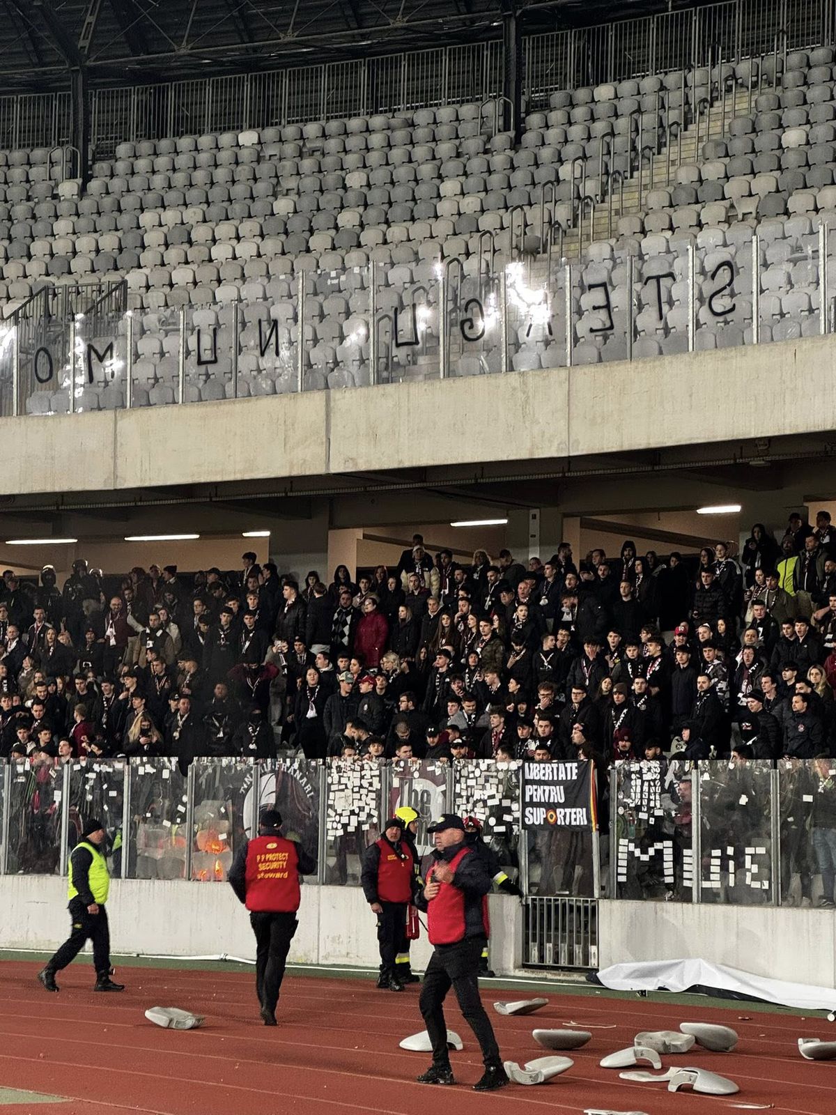 Imaginile dezastrului, după derby-ul Clujului: au făcut prăpăd în calea lor