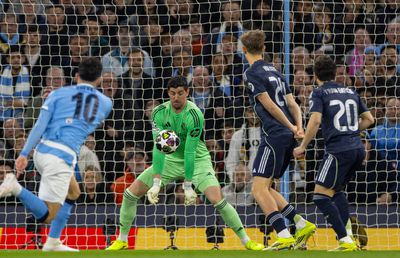 Modificare bizară în Manchester City - Real Madrid » Courtois, înlocuit la pauză