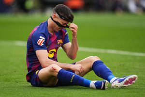 Firma lui Robert Lewandowski se îneacă în datorii » Fotbalistul a fost nevoit să reacționeze