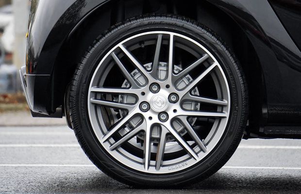 De ce este important să verifici uzura anvelopelor și cum faci asta?