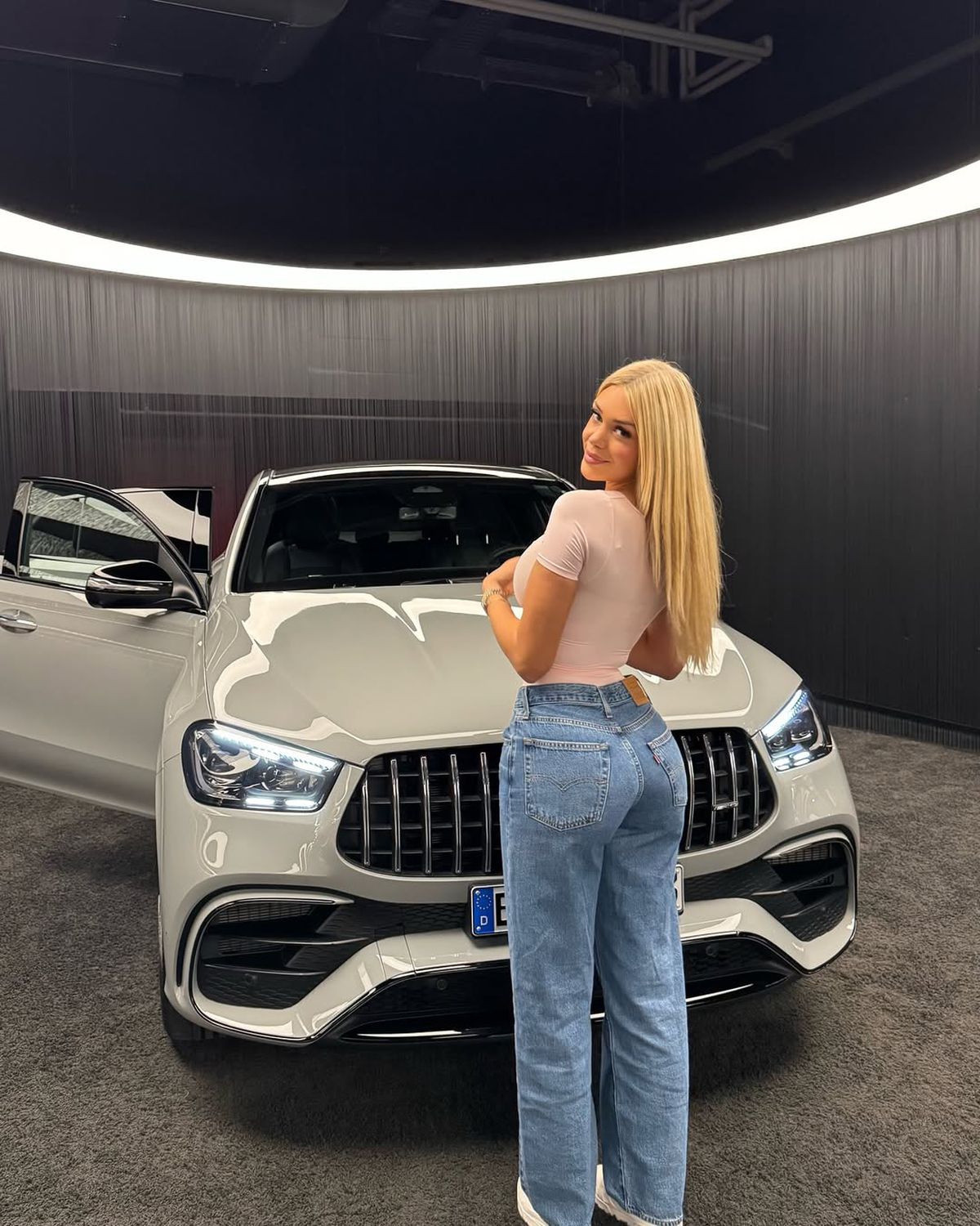 „Mi-am zis: «Dacă te alege un fotbalist, înseamnă că ai ceva special»” » Influencerița devoratoare de jucători: „Mi-am mărit sânii pentru el”