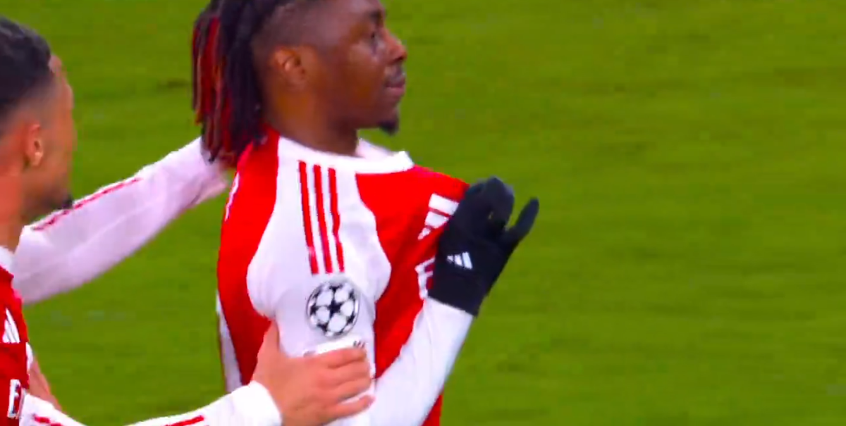 Gol senzațional în Arsenal - Leverkusen » Coechipierii și-au pus mâinile în cap