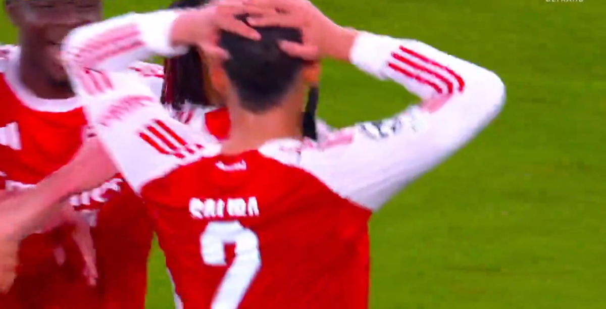 Gol senzațional în Arsenal - Leverkusen » Coechipierii și-au pus mâinile în cap