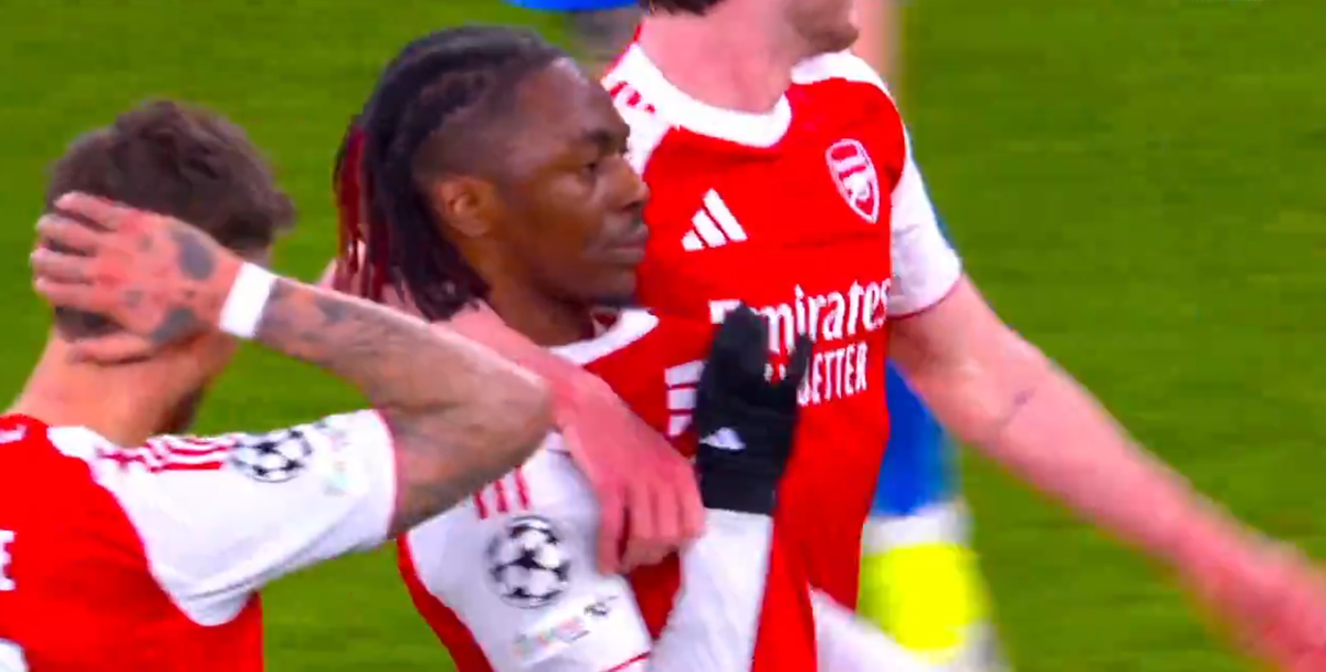 Gol senzațional în Arsenal - Leverkusen » Coechipierii și-au pus mâinile în cap