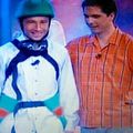 Dan Petrescu îmbrăcat în albinuță la emisiunea lui Dan Negru.