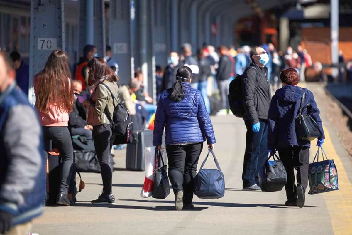 REPORTAJ. Pregătiri de Paște: ca-n „vremurile bune”, Capitala începe să se golească + număr uriaș de amenzi în România