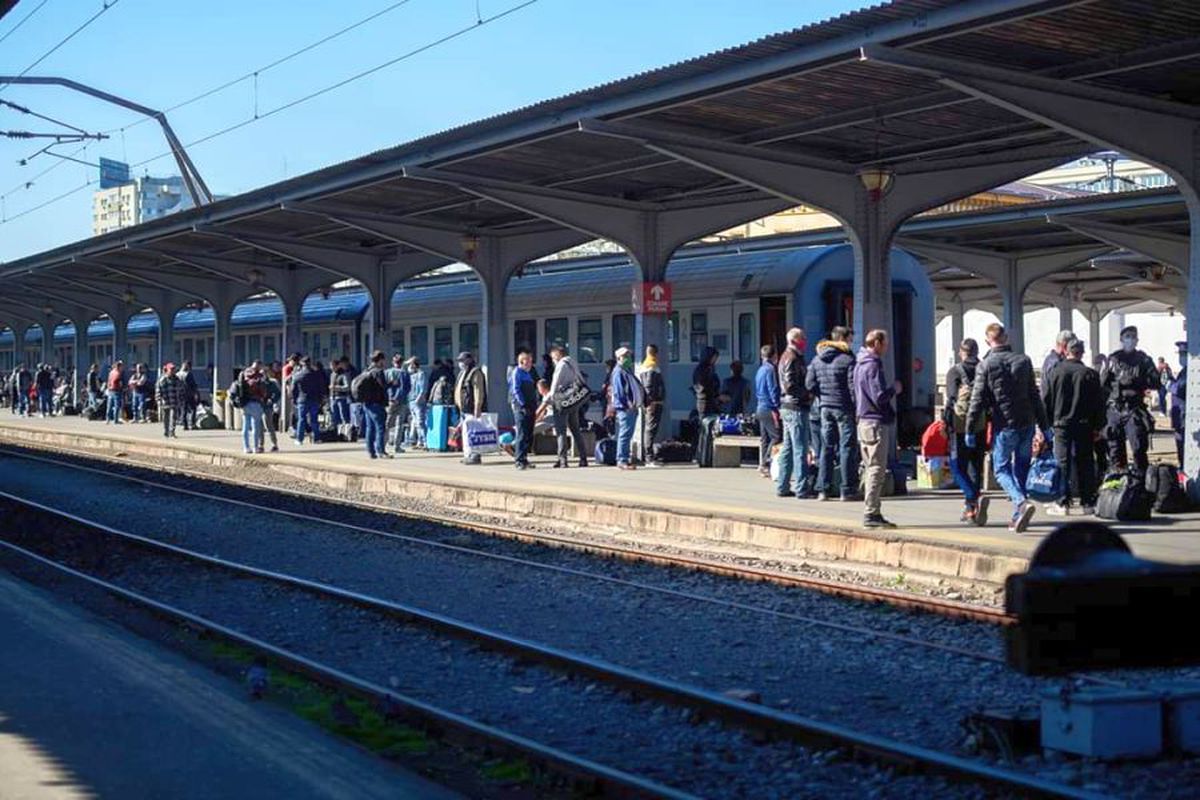 REPORTAJ. Pregătiri de Paște: ca-n „vremurile bune”, Capitala începe să se golească + număr uriaș de amenzi în România