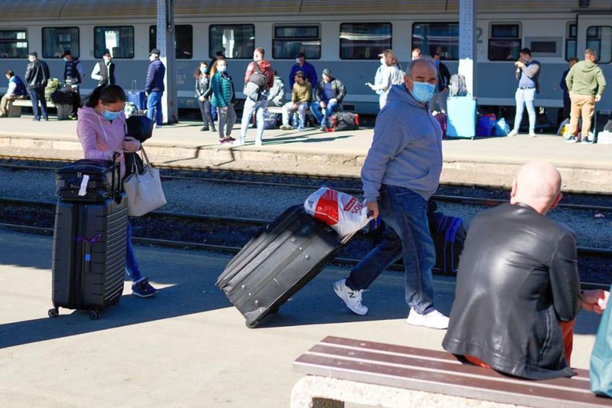 Pregătiri de Paște: ca-n „vremurile bune”, Capitala începe să se golească