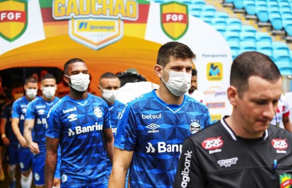 COVID-19. Un virusolog belgian susține că fotbaliștii ar trebui să poarte măști de protecție » Ilie Dumitrescu îi răspunde: „Lipsă de oxigenare totală”