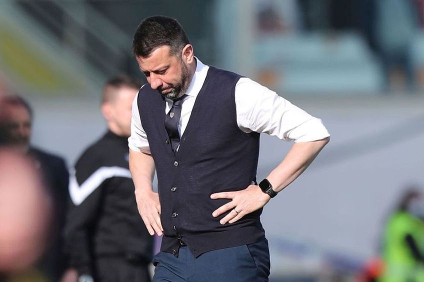 Roberto D'Aversa, 45 de ani, antrenorul lui Parma, nu găsește o explicație pentru finalul partidei cu Cagliari, 3-4, pierdută în prelungiri de „cruciați”.