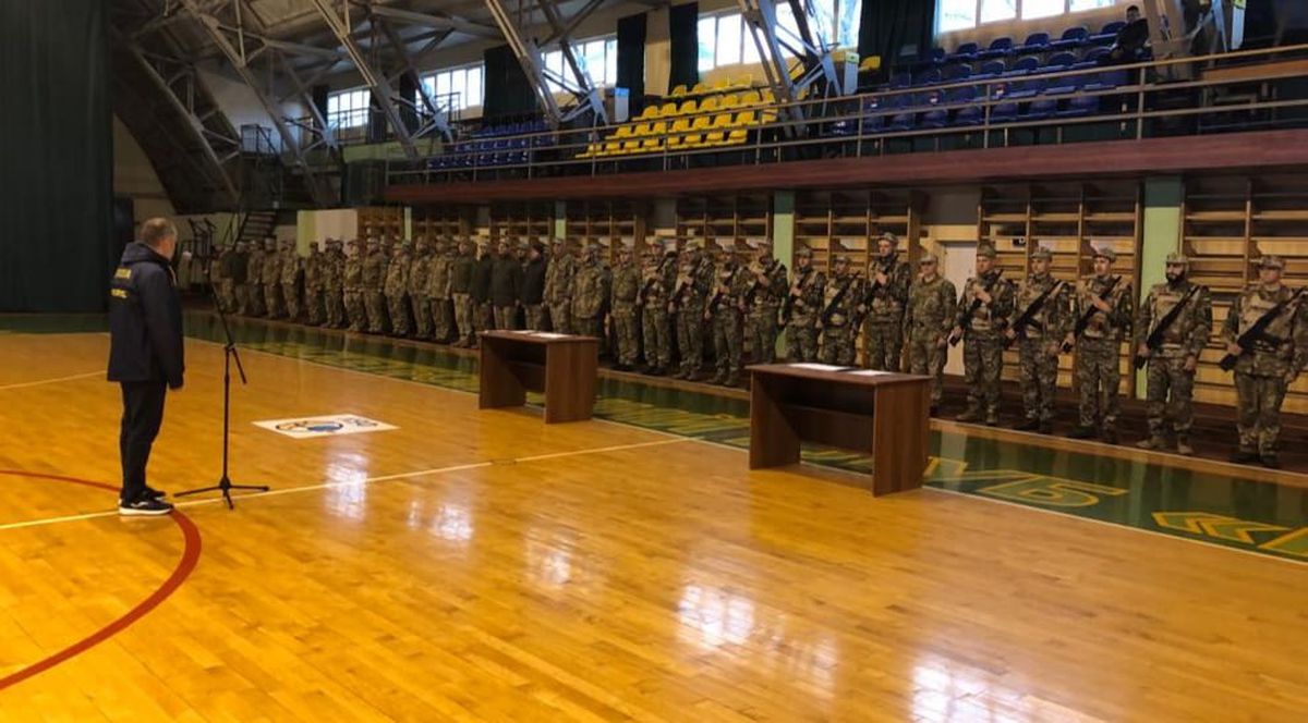 De pe terenul de fotbal, direct pe front! » 14 jucători şi antrenori ai clubului s-au înrolat în armata ucraineană