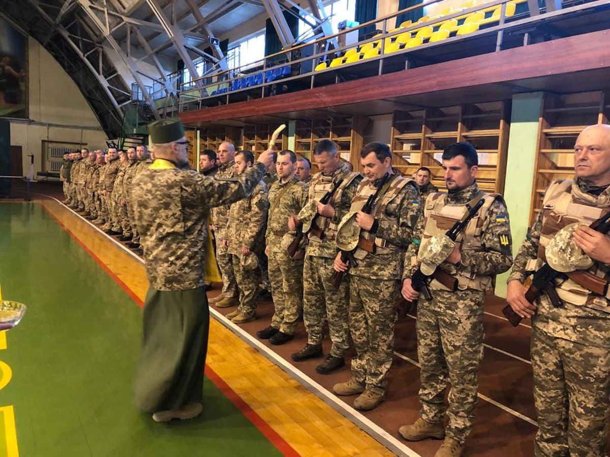 De pe terenul de fotbal, direct pe front! » 14 jucători şi antrenori ai clubului s-au înrolat în armata ucraineană