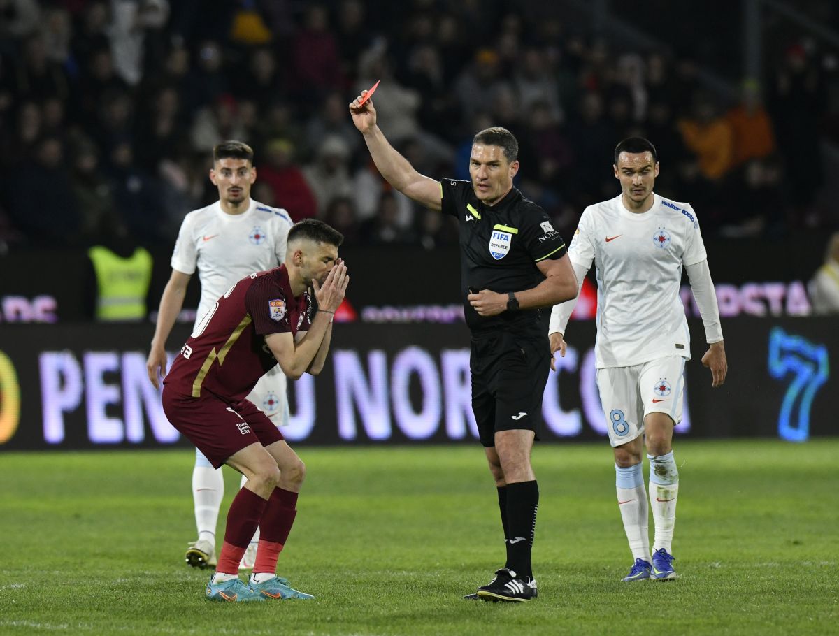 CFR Cluj - FCSB. Istvan Kovacs nu a stat pe gânduri: ROȘU direct în minutul 43