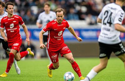 Impresionant! Demn de premiul Fair-Play » Ce a făcut atacantul când a scăpat singur spre poartă!