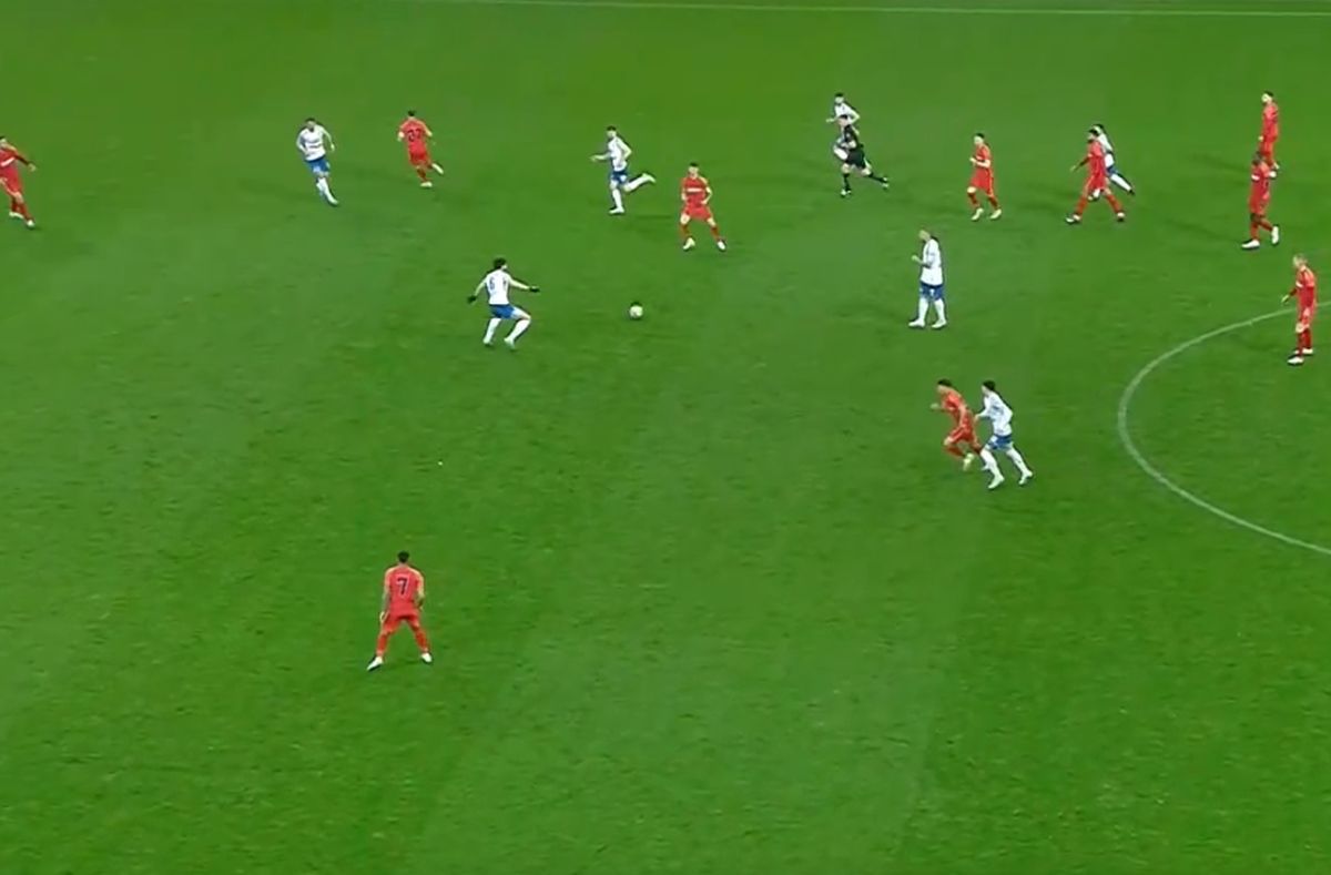 Cadou de la Tavi » Farul a reintrat în joc pe Arena Națională după o greșeală a decarului roș-albastru