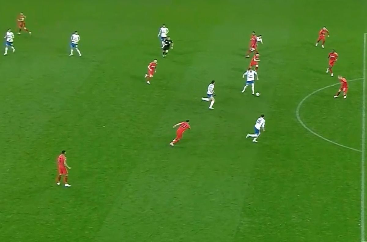 Cadou de la Tavi » Farul a reintrat în joc pe Arena Națională după o greșeală a decarului roș-albastru