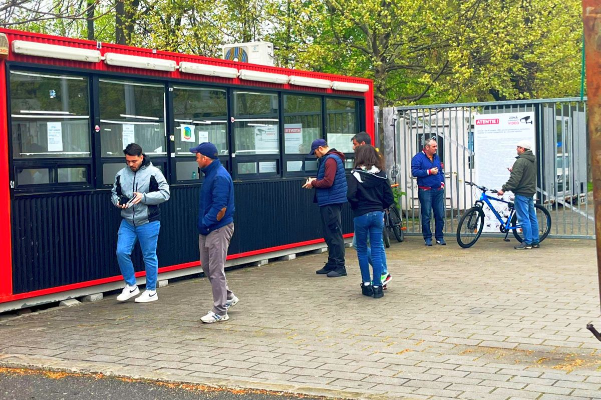 Contrast la case » Reporterii GSP au mers azi să vadă cum merg vânzările biletelor la FCSB - Farul și Steaua - Dinamo