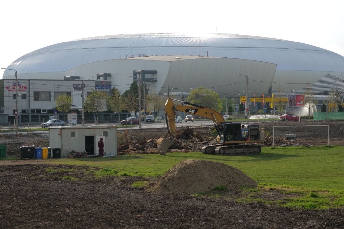 Stadionul pe care s-a născut „Campioana unei mari iubiri” e la pământ » Imaginile venite de la reporterii GSP