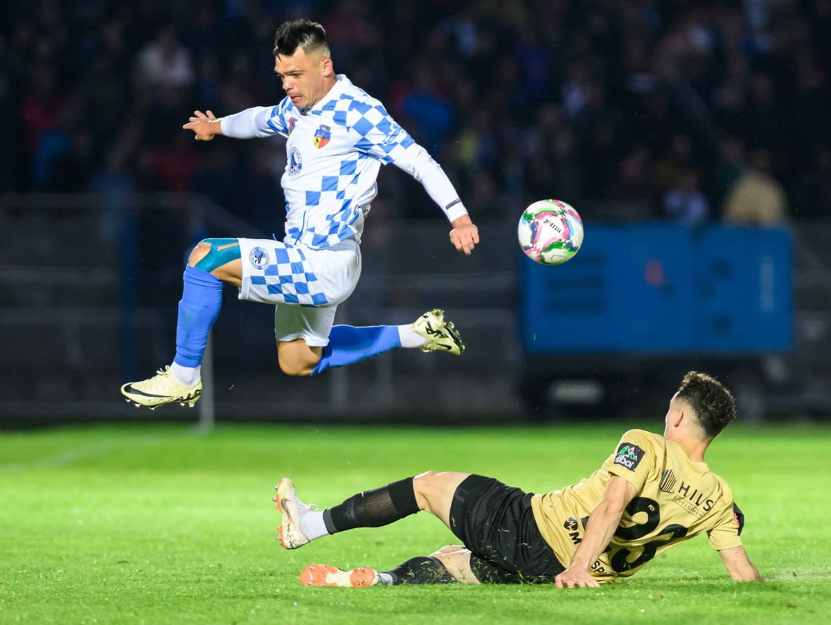 Corvinul Hunedoara - FC Voluntari, semifinala Cupei României // FOTO: Iosif Vajnar / sportpictures.eu