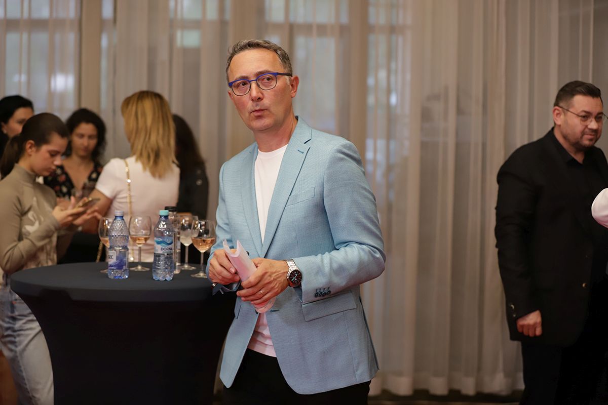 Filmul despre Ilie Năstase, lansat la Sala Palatului alături de Hagi, Țiriac, Nadia și Boris Becker, venit special din Germania. Cum a fost pe scenă + lacrimi printre „decreței”