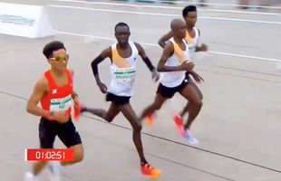 Momente BIZARE la semimaraton! Cei 3 africani din frunte se dau la o parte pentru un chinez: „Nu eram acolo să concurez”