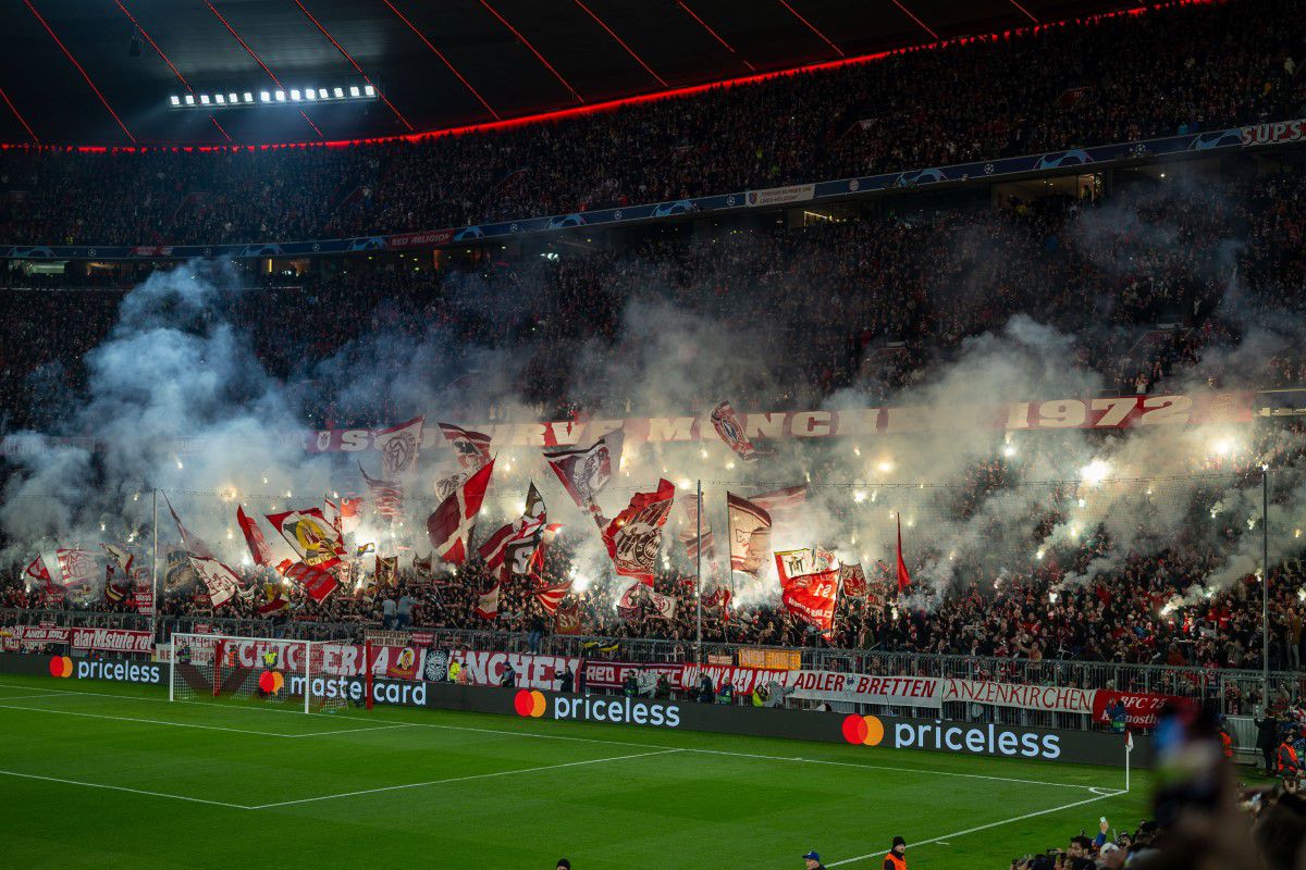 „Ieși de pe stadionul nostru!” » Protest incendiar în Liga Campionilor: „Vă mulgeți suporterii ca pe vaci”