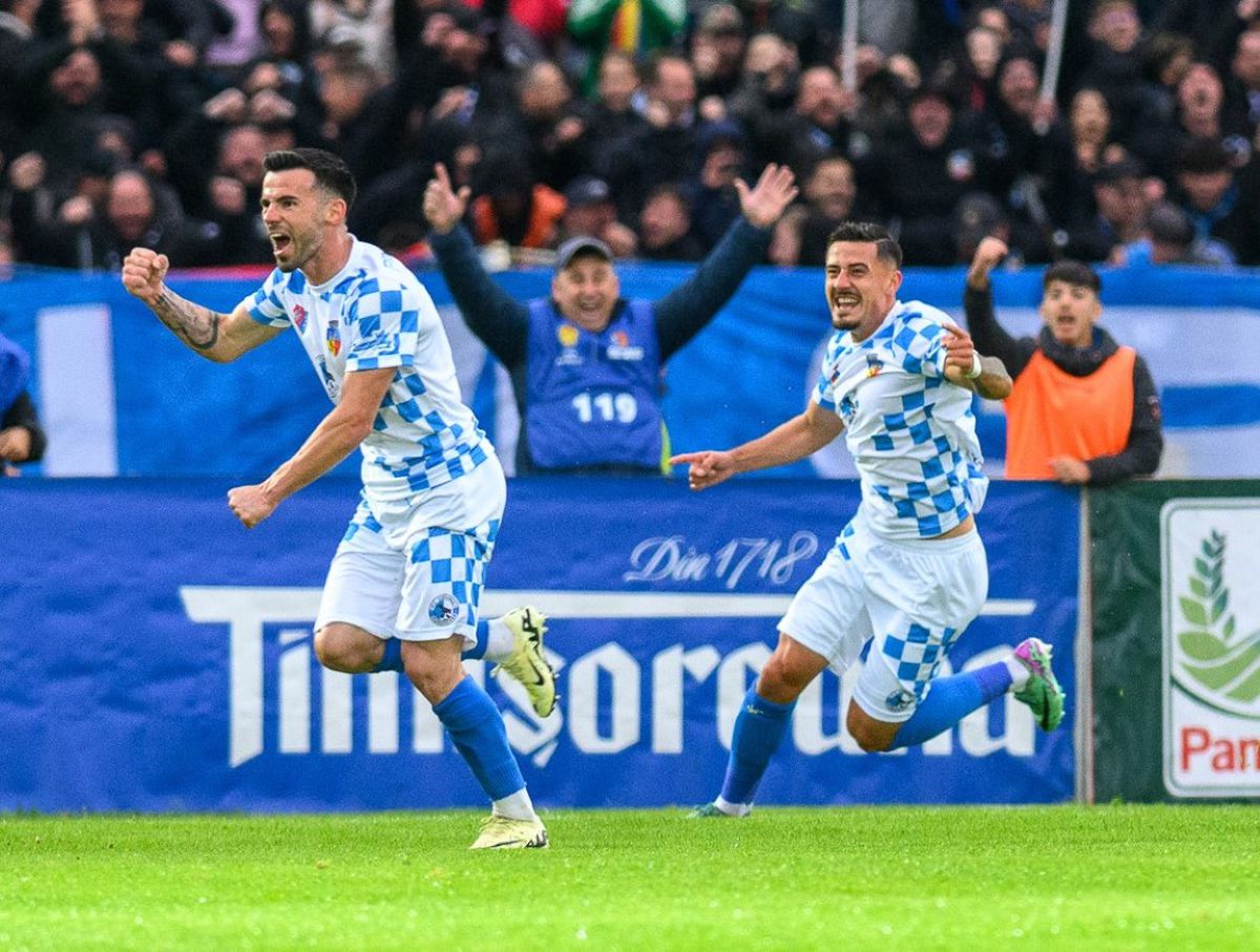 Corvinul Hunedoara - FC Voluntari, semifinala Cupei României // FOTO: Iosif Vajnar / sportpictures.eu
