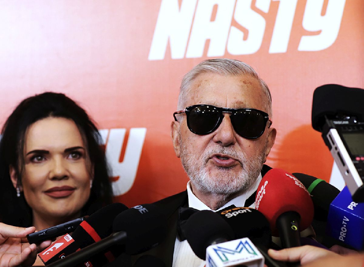Filmul despre Ilie Năstase, lansat la Sala Palatului alături de Hagi, Țiriac, Nadia și Boris Becker, venit special din Germania. Cum a fost pe scenă + lacrimi printre „decreței”