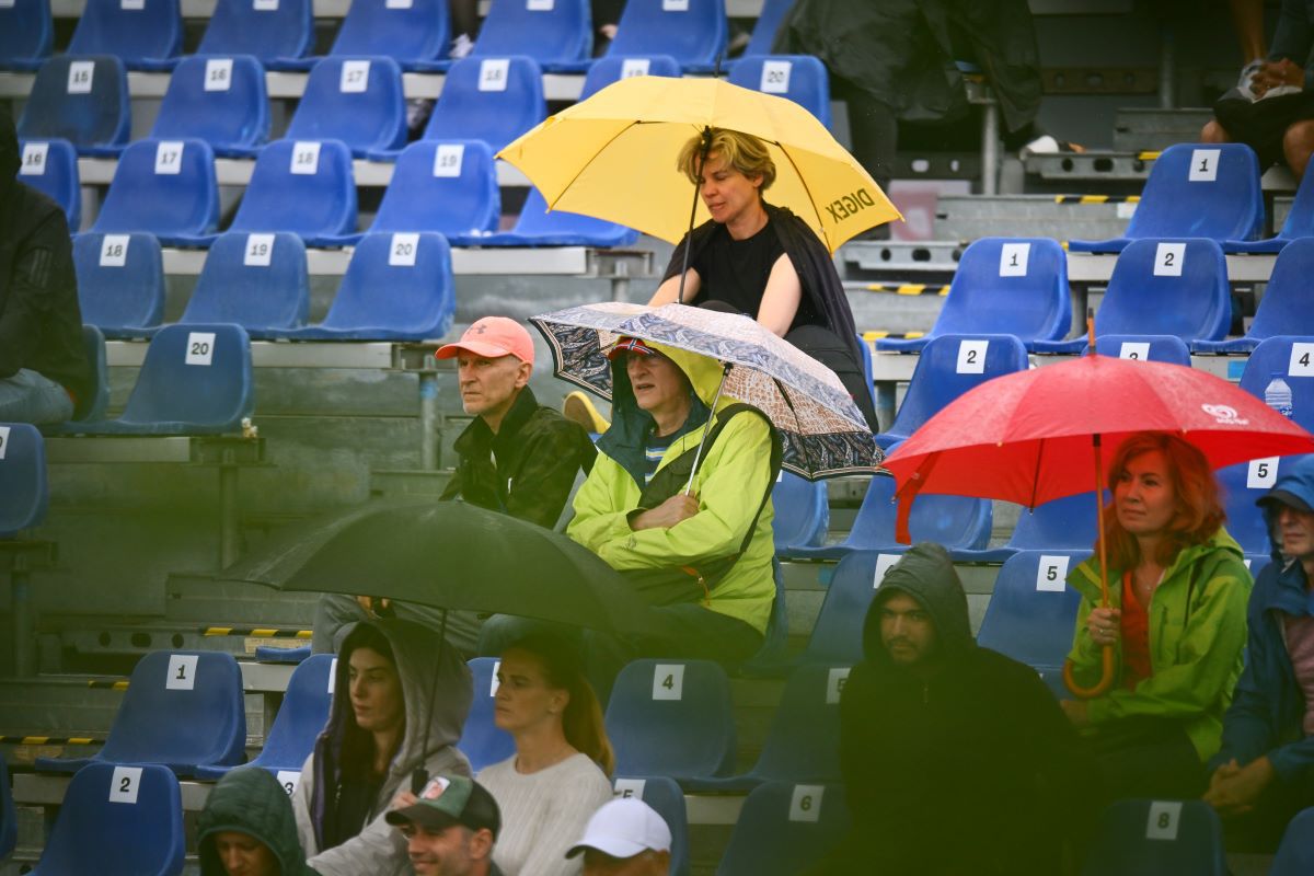Țiriac Open, ploaie persistentă și doar trei meciuri încheiate + Programul zilei a cincea