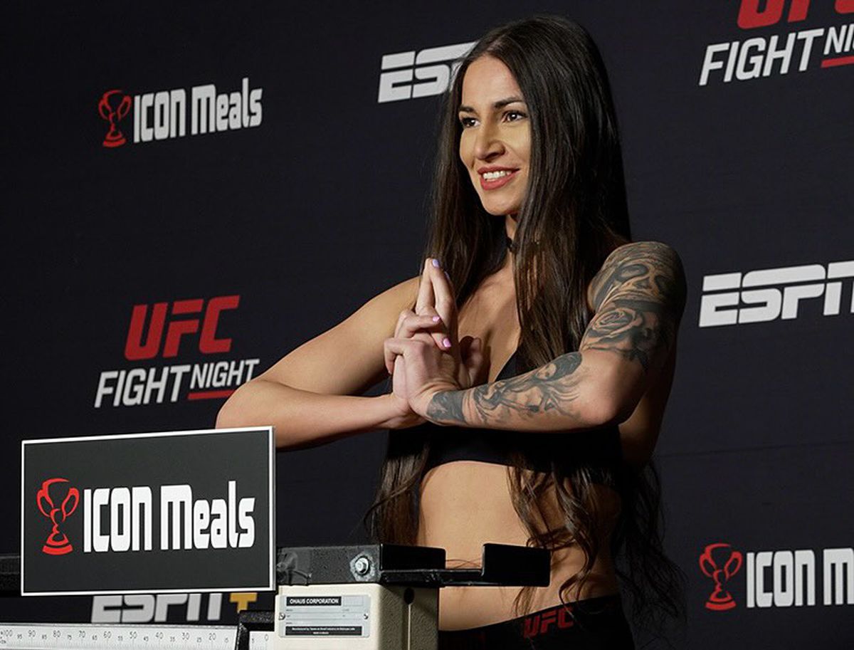 Diana Belbiță și-a intrat în noul rol la UFC 318 » Dustin Poirier s-a retras din MMA, după înfrângerea cu Max Holloway