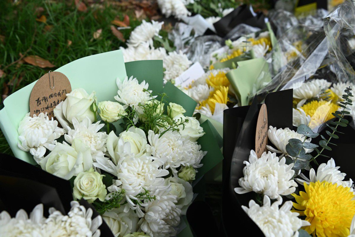 Omagiu adus post-mortem lui Aaron Boupendza în Zhejiang, China // foto: Imago Images