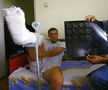 În vara lui 2008, la câteva zile după accidentare, o echipă a Gazetei l-a vizitat pe Monel Cârstoiu la Pitești. Înconjurat de familie, fotbalistul avea piciorul imobilizat, iar durerile nu-i dădeau pace / Sursă foto: Arhivă GSP