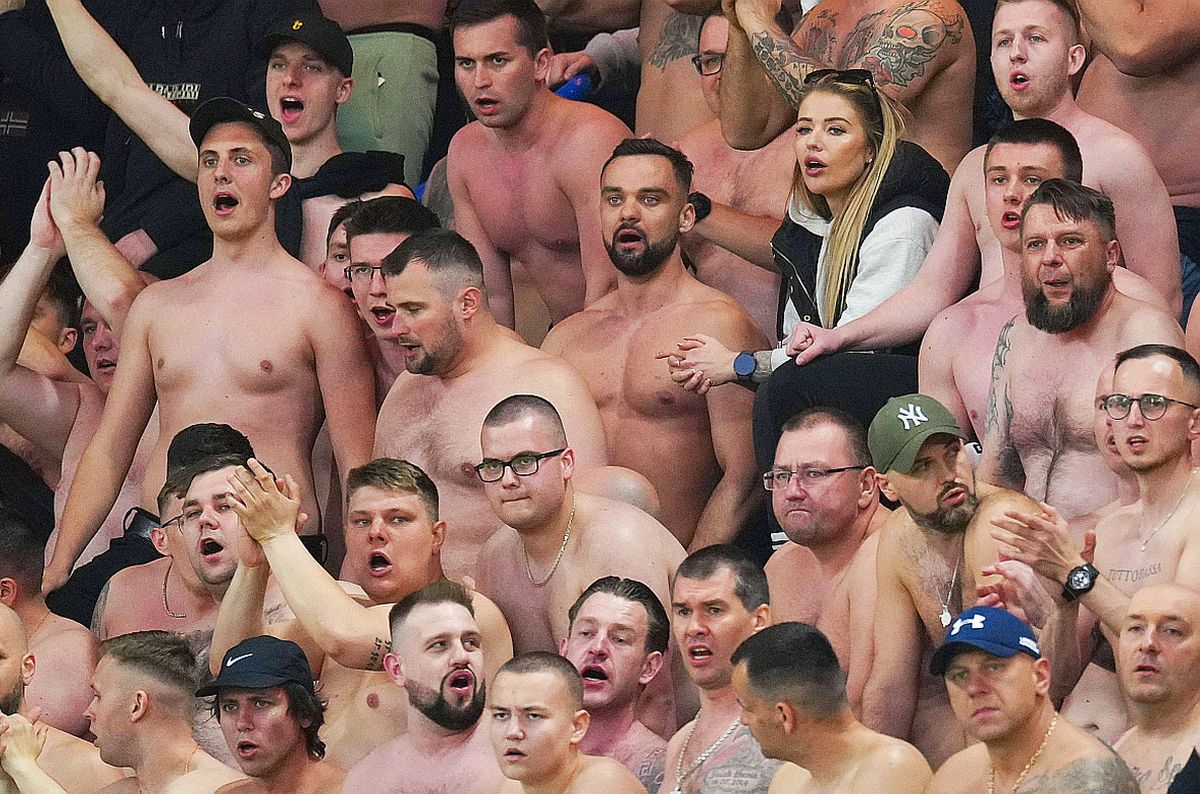 Imaginile serii în cupele europene: izolată într-o „mare” de ultrași la bustul gol + Colegul lui Ianis a oferit cadre de impact