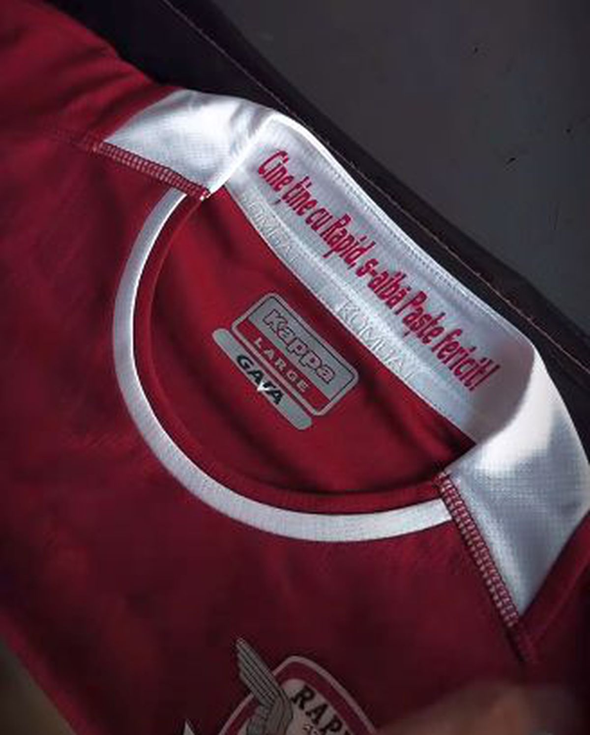 Rapidiștii lovesc din nou: gafă pe tricoul cu care îi ademenesc pe fani la stadion!